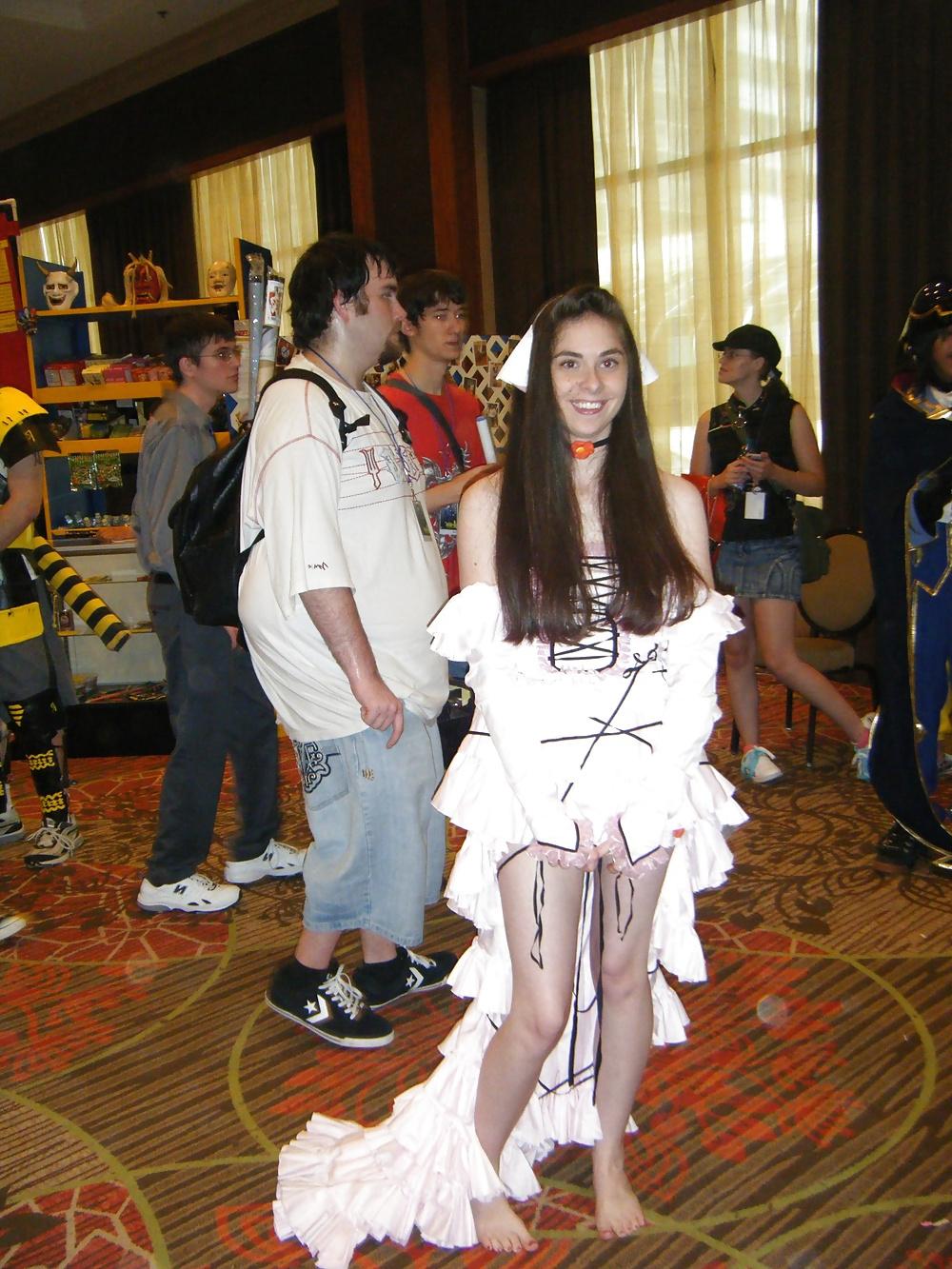 25P Barefoot cosplay