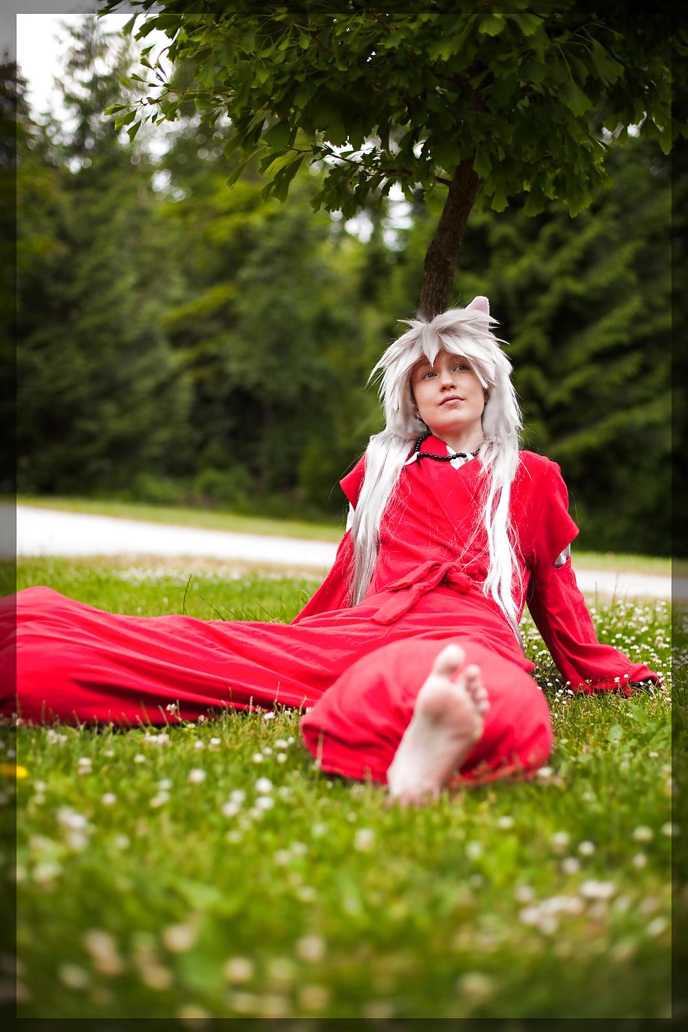 25P Barefoot cosplay