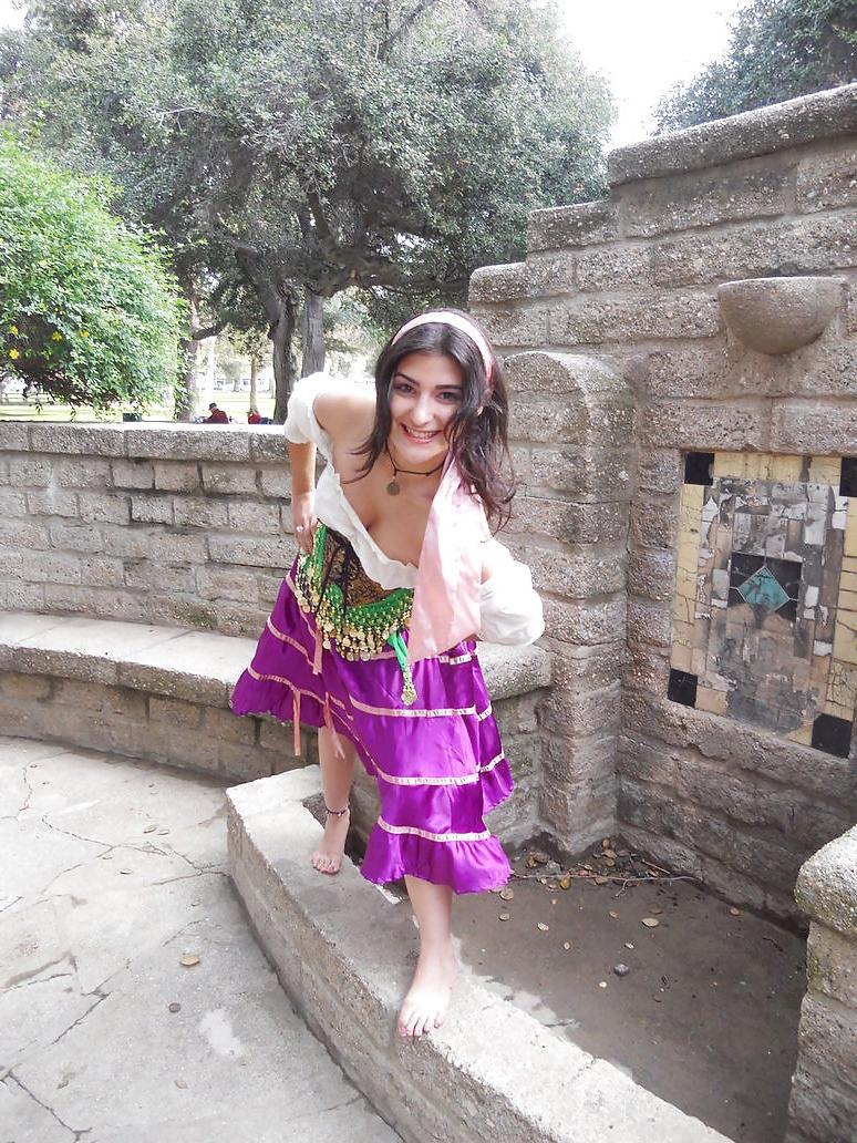 25P Barefoot cosplay