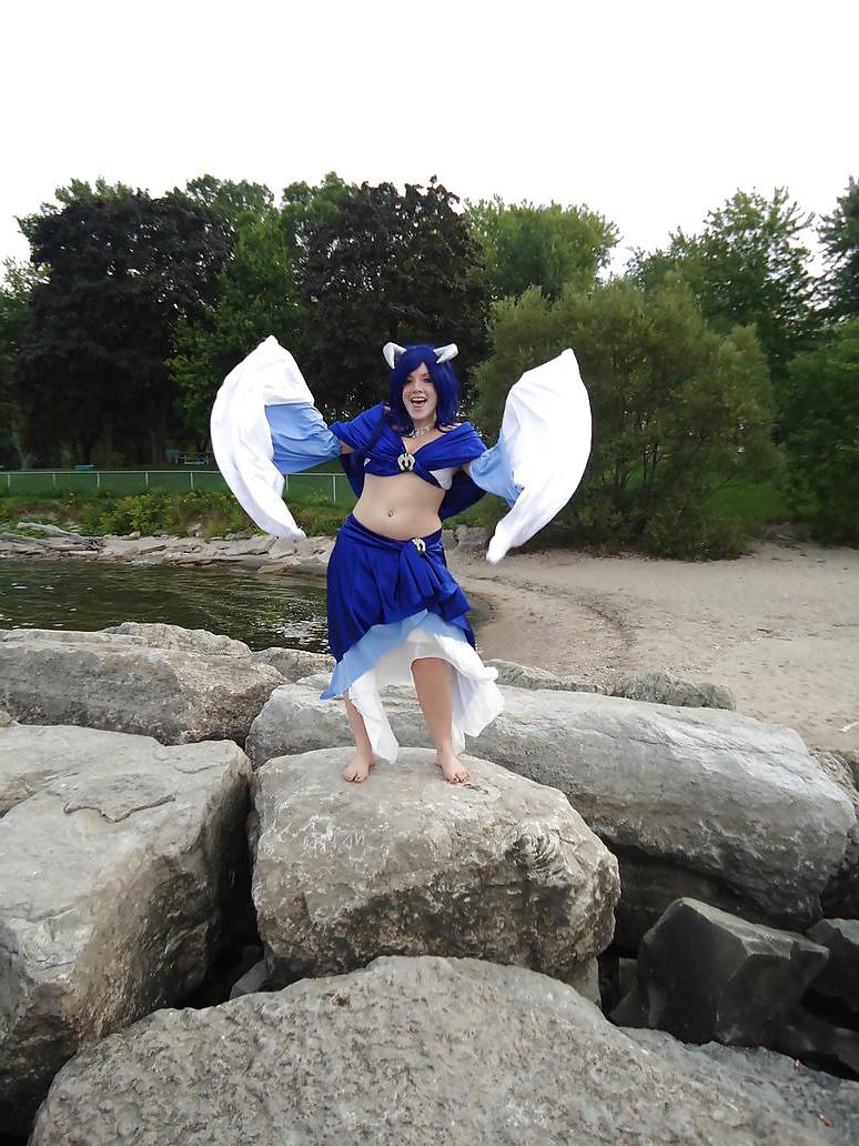 25P Barefoot cosplay