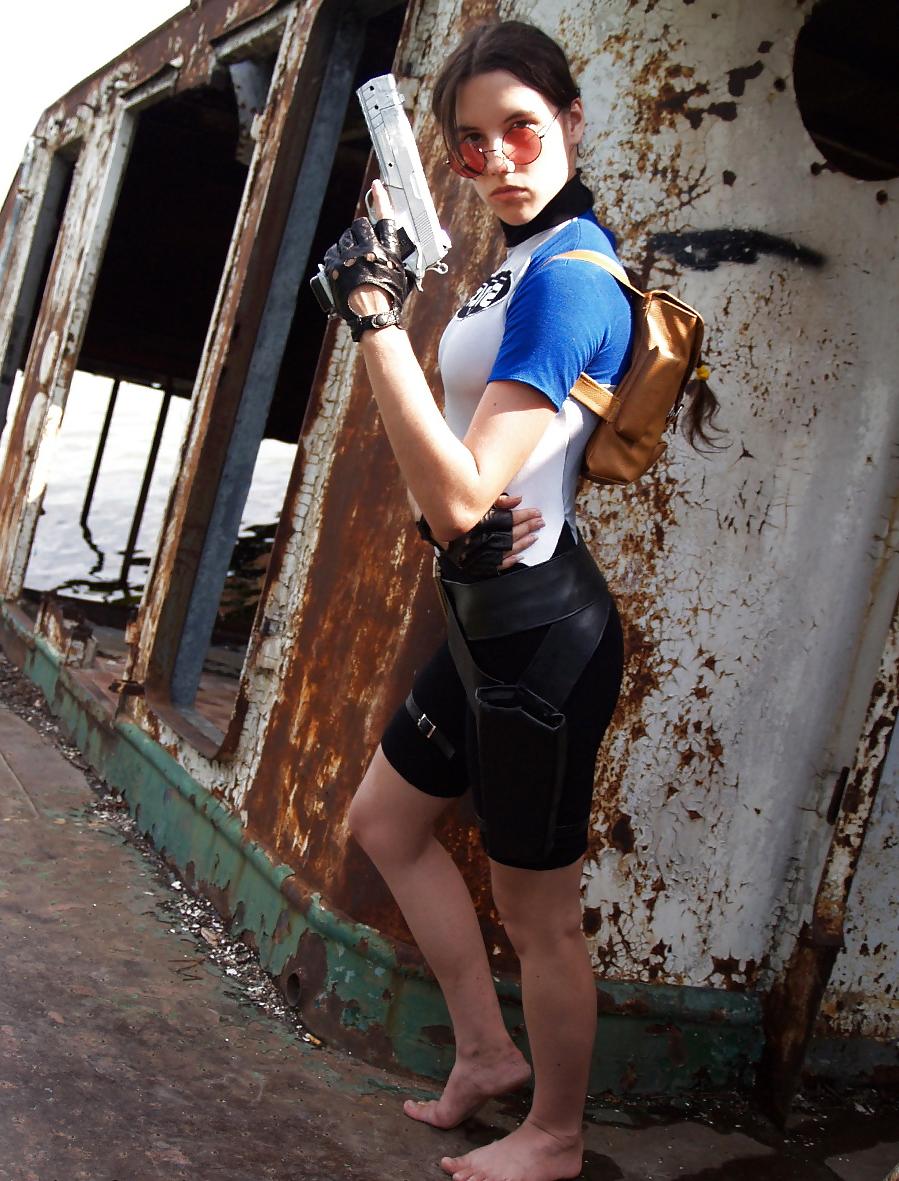 25P Barefoot cosplay