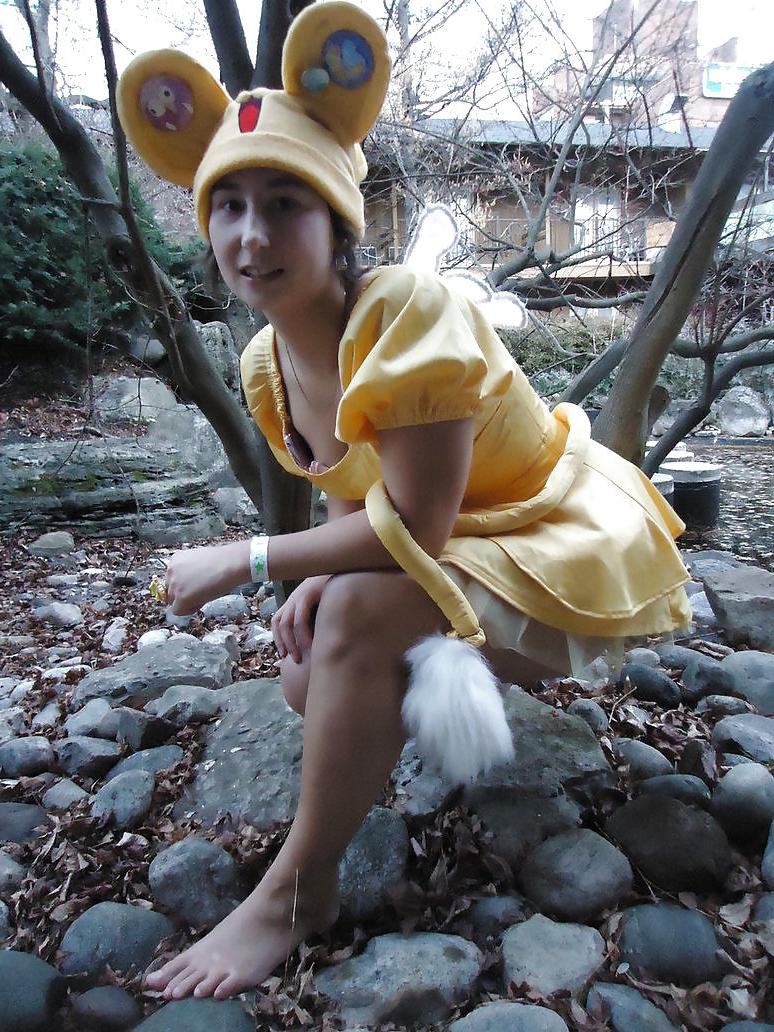 25P Barefoot cosplay