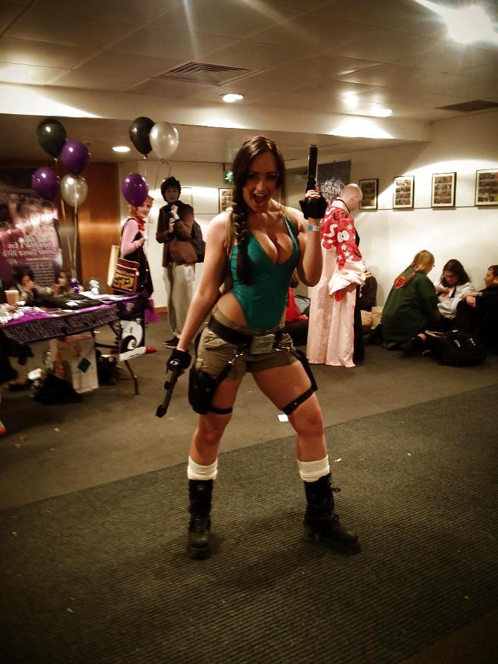 25P Costume hotties