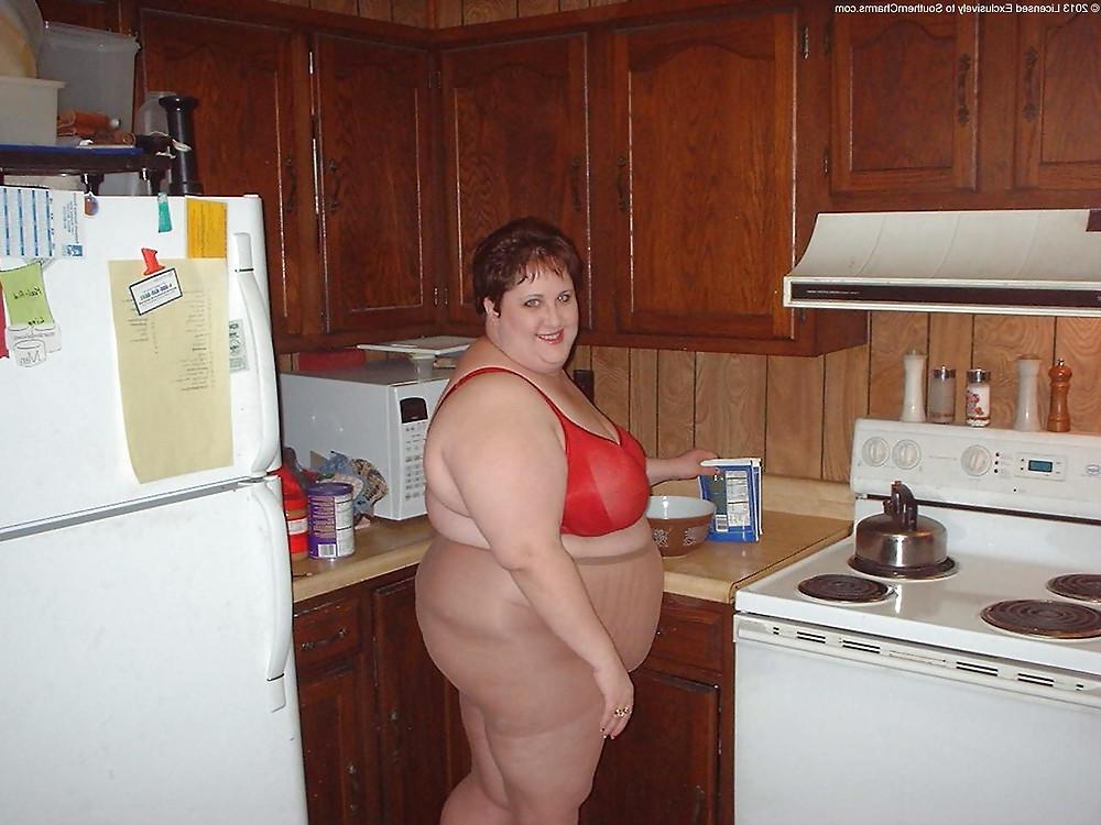 25P Grannys in pantyhose