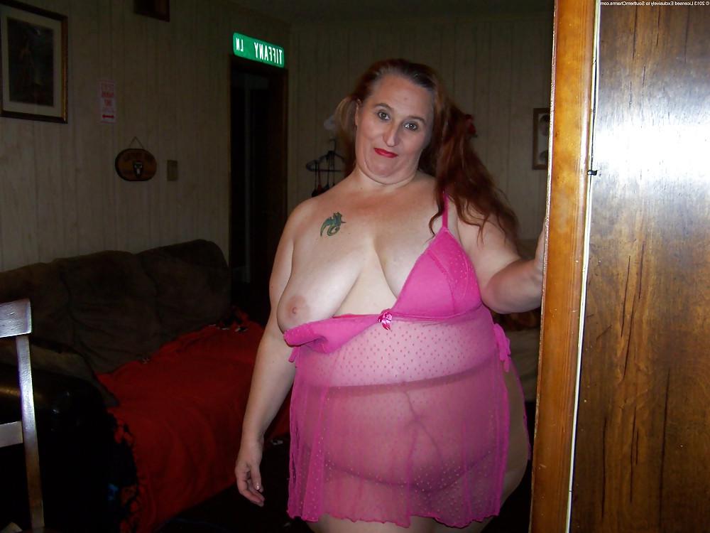25P Grannys in pantyhose