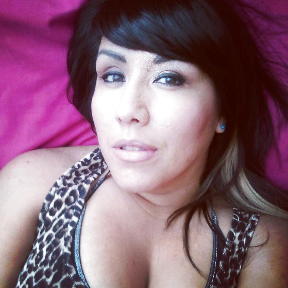 25P Thick latina milf