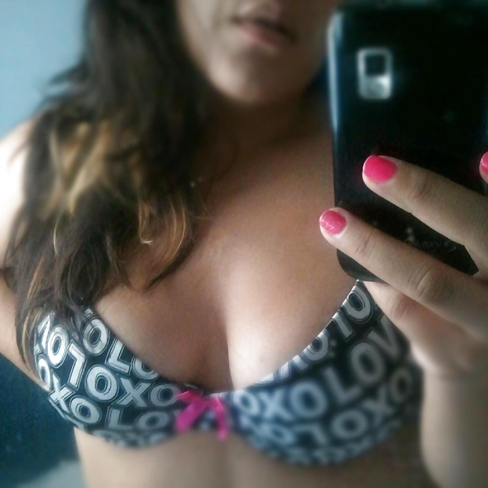 25P Thick latina milf