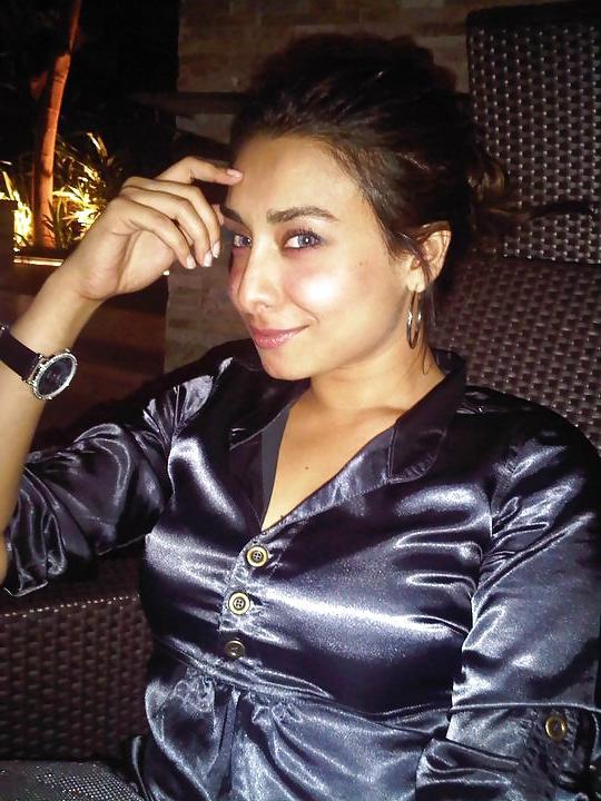 18P Hot Pakistani woman that should Go Black