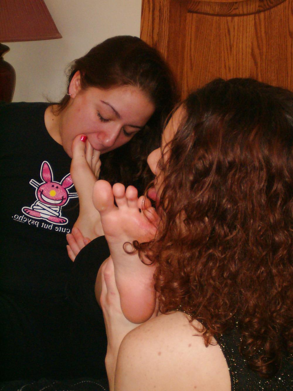 8P Feet licking & Footjobs