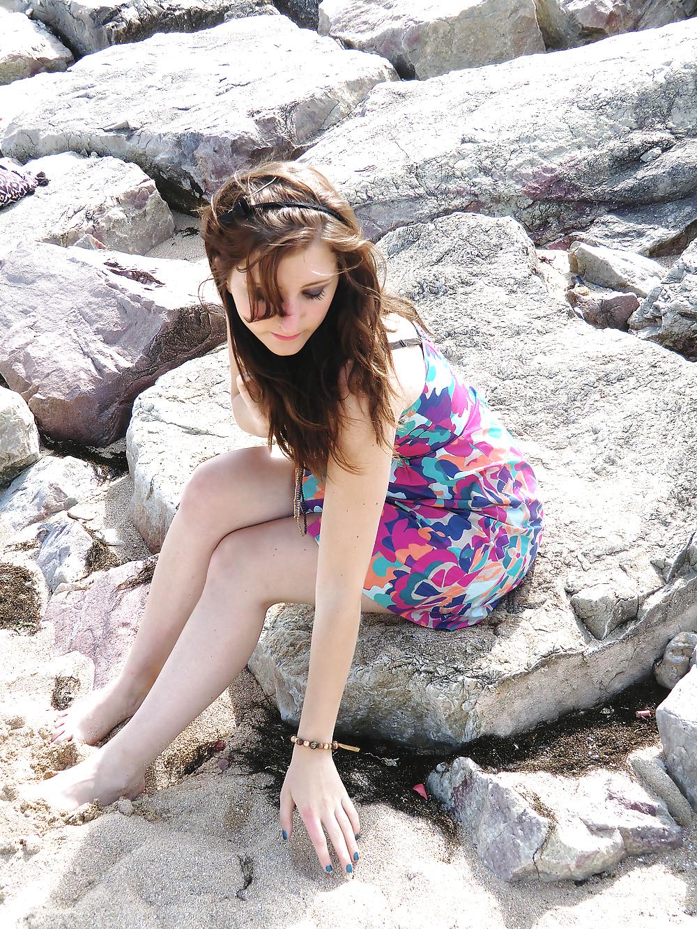 25P French Bloggers Mode with sexy legs 28
