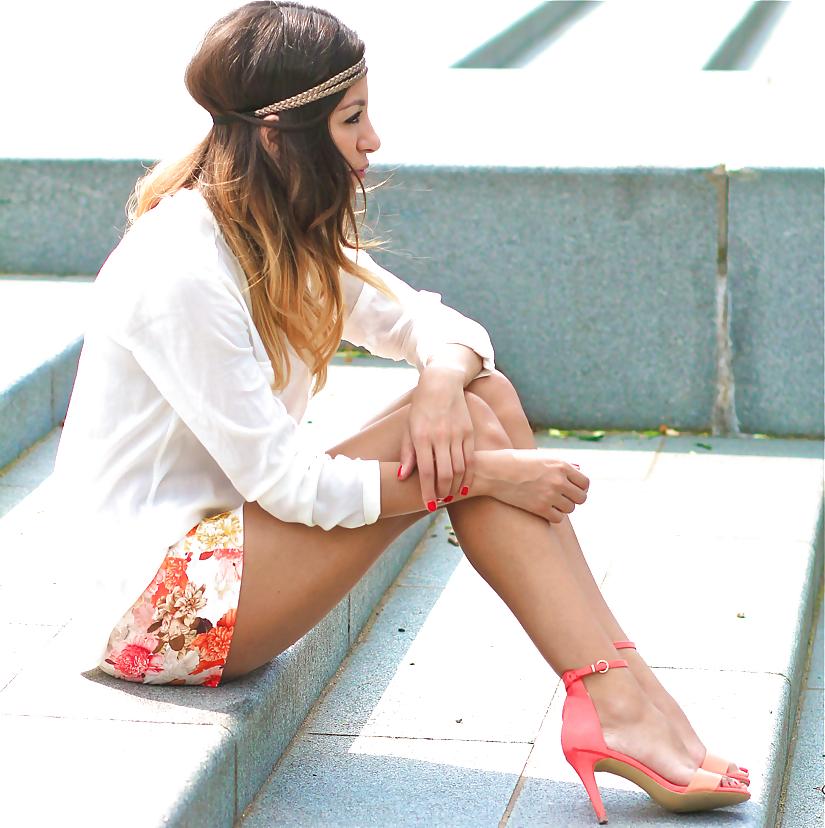 25P French Bloggers Mode with sexy legs 28
