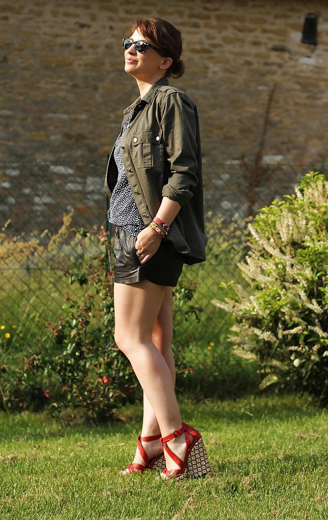 25P French Bloggers Mode with sexy legs 28