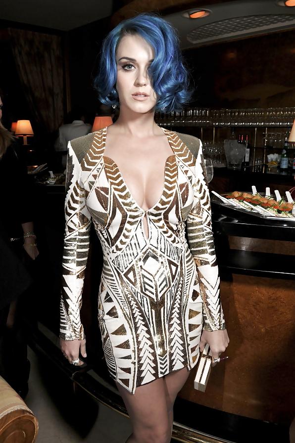 9P Blue Hair + Katy Perry = Knockout!!!