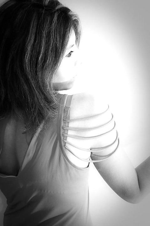 19P French MILF Laetitia Soft Posing