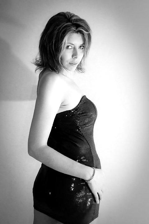 19P French MILF Laetitia Soft Posing