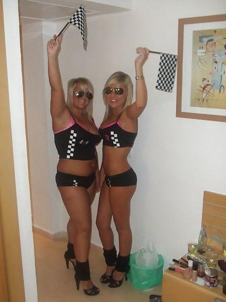 25P Schlampen in kleinen Hotpants! 2