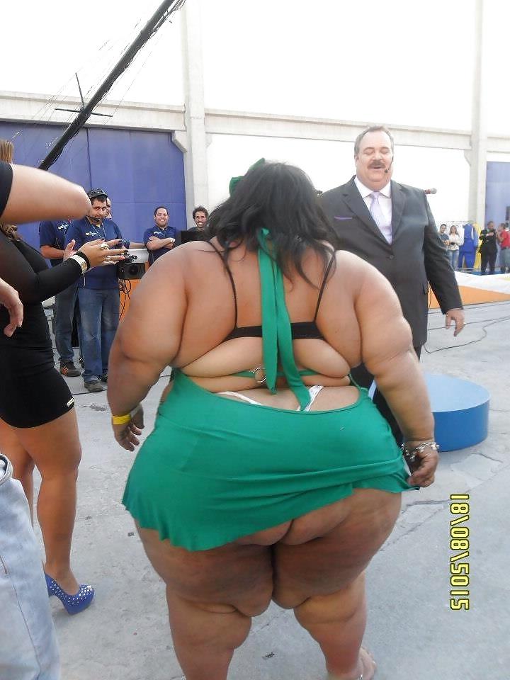 11P Mulher Fruta Pao