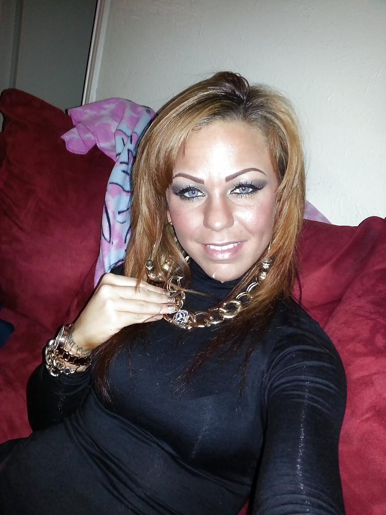 8P Saggy little tits