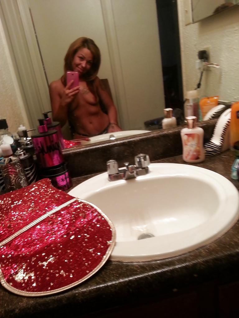 8P Saggy little tits