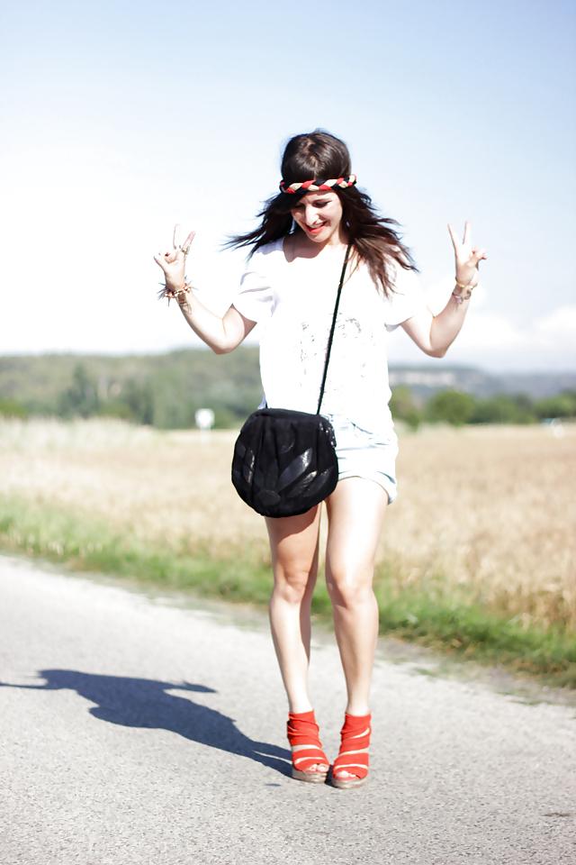 25P French Bloggers Mode with sexy legs 31