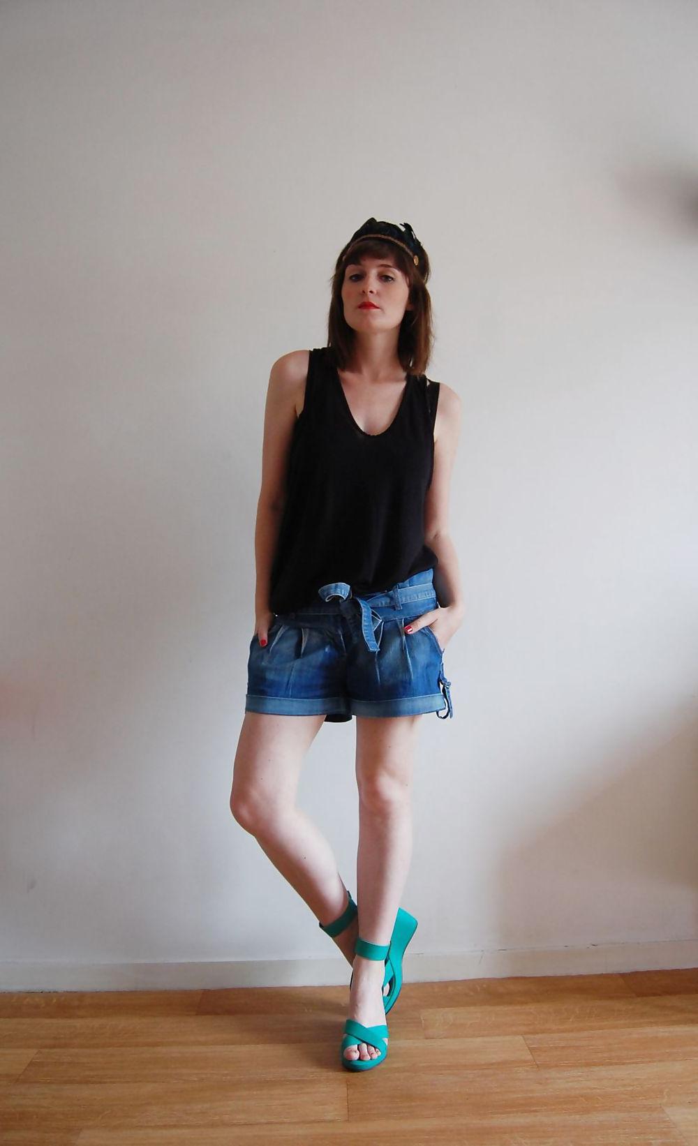 25P French Bloggers Mode with sexy legs 31