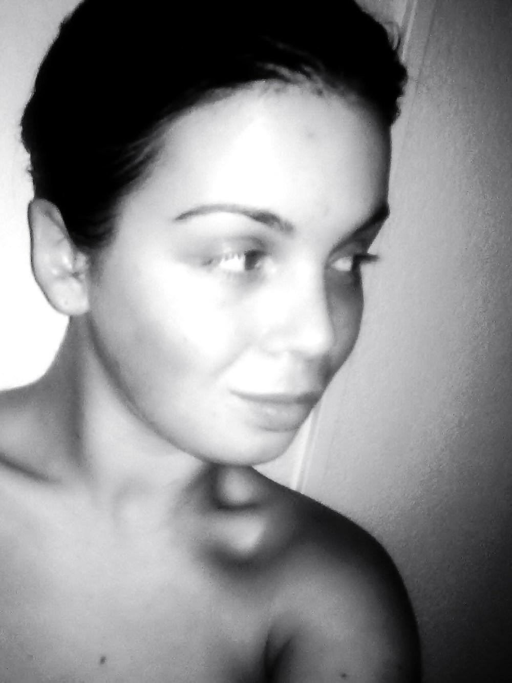 25P Stolen Pics - Brunette with a sick Body