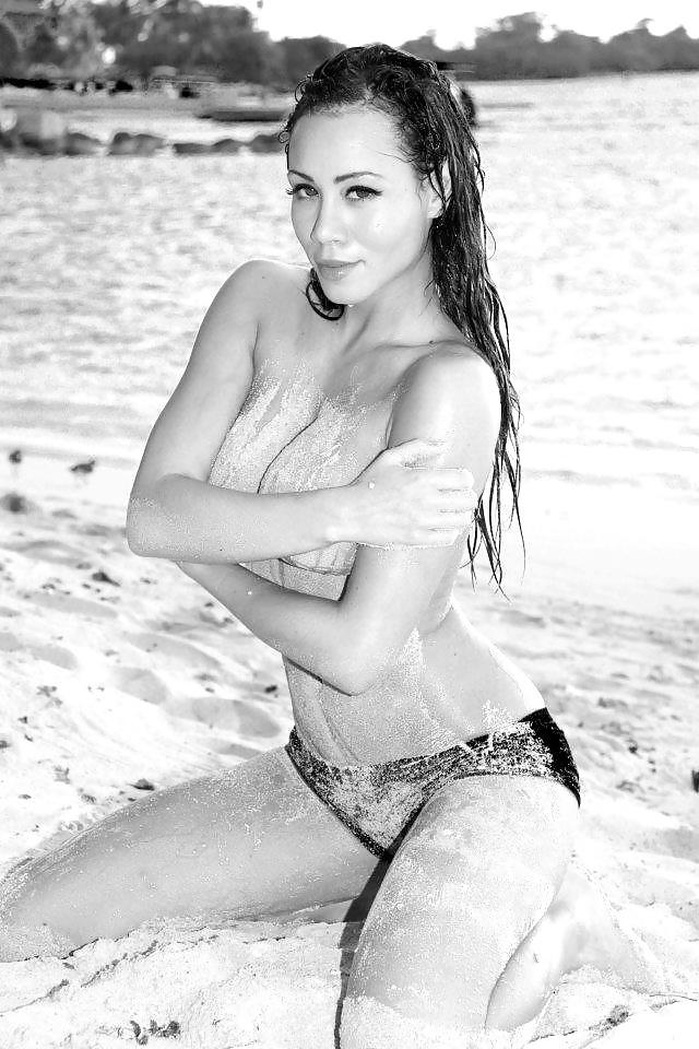 25P Lara Leverence - Playboy Slut