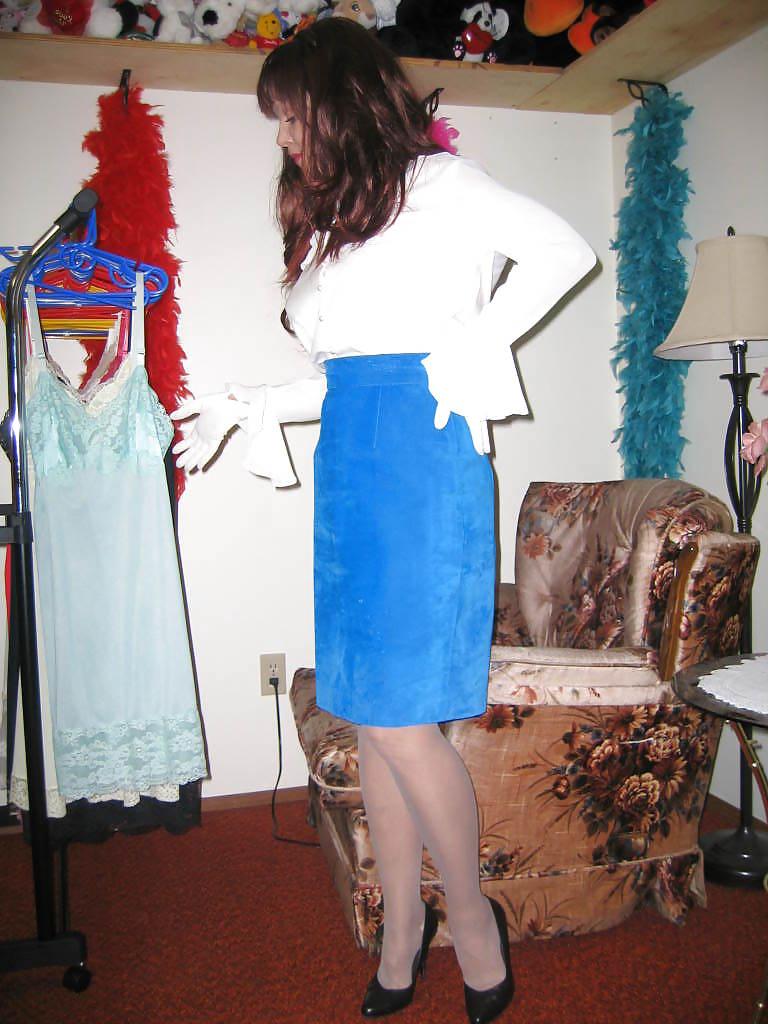 25P Scarlett - Blue Suede Skirt