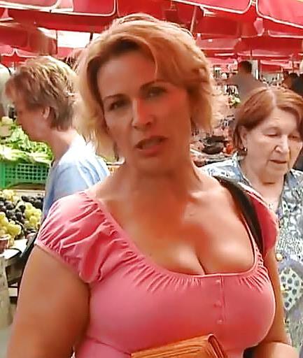 11P Ana Tomaskovic – vollbusige Cro-MILF
