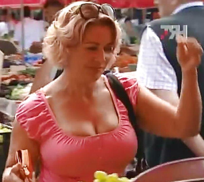 11P Ana Tomaskovic – vollbusige Cro-MILF