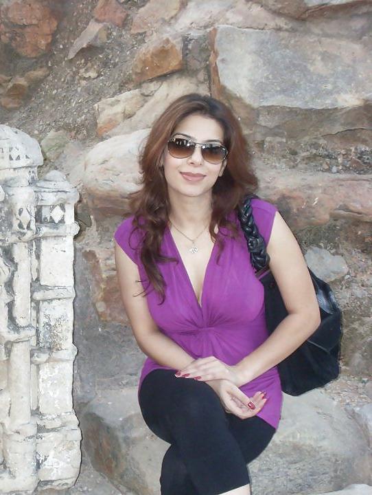 23P Random Pakistani Bitches for Big Black Cocks 2