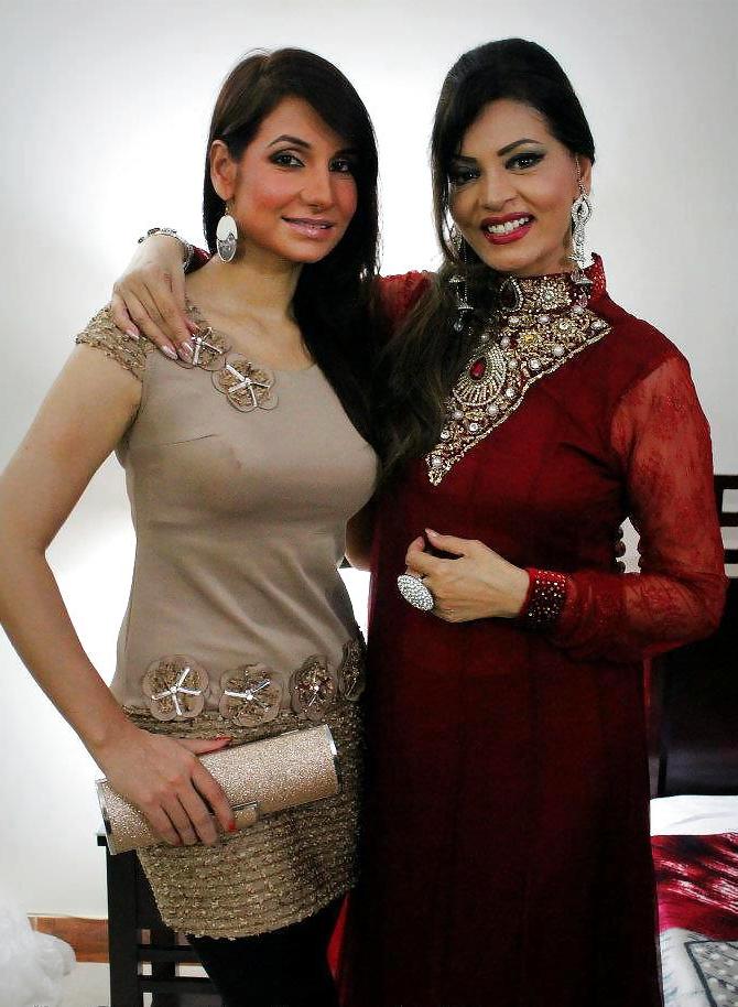 23P Random Pakistani Bitches for Big Black Cocks 2
