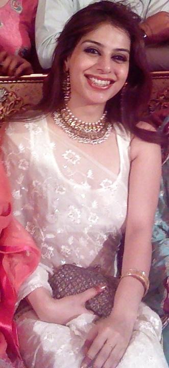 23P Random Pakistani Bitches for Big Black Cocks 2