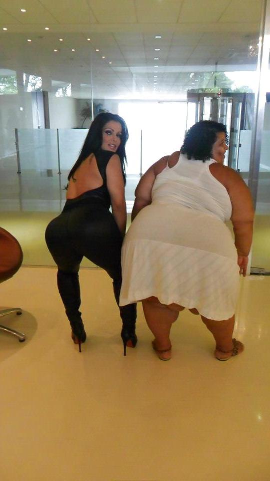 25P Mulher fruta pao