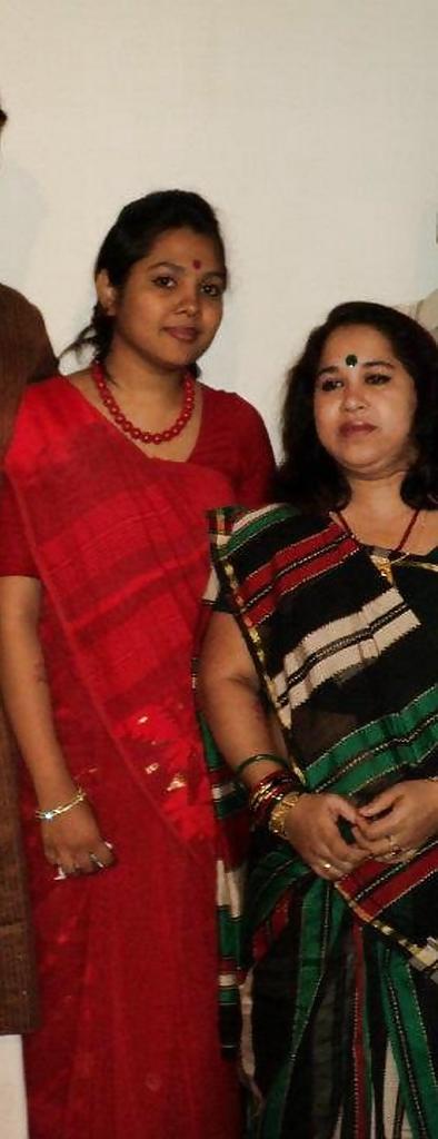 25P Mukta: Nephew's Busty half-Indian Wife. Comment and fake