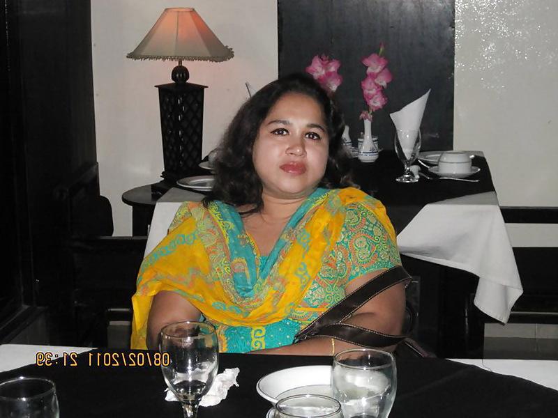 25P Mukta: Nephew's Busty half-Indian Wife. Comment and fake