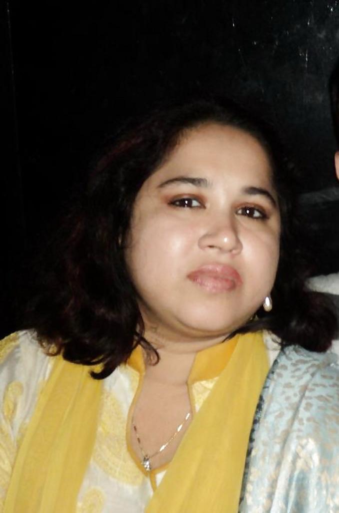 25P Mukta: Nephew's Busty half-Indian Wife. Comment and fake
