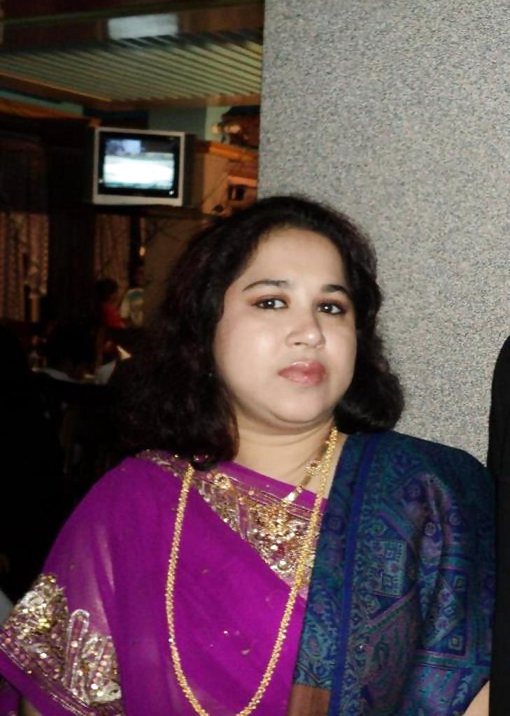 25P Mukta: Nephew's Busty half-Indian Wife. Comment and fake