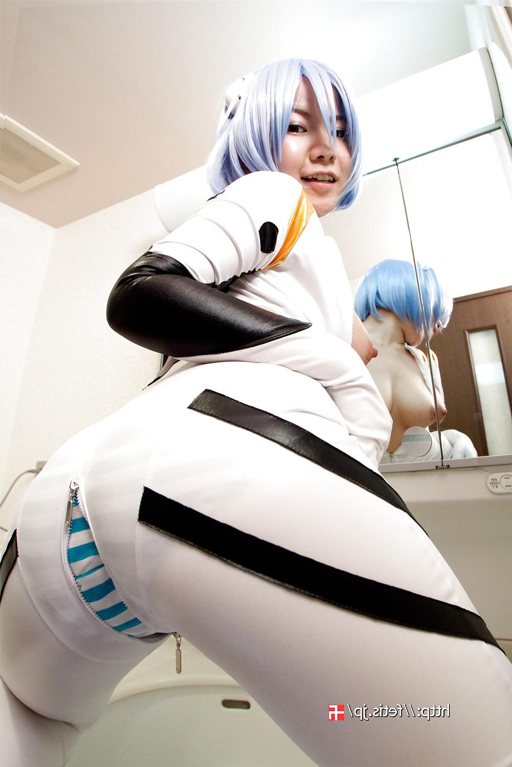 25P Cosplay Nudity