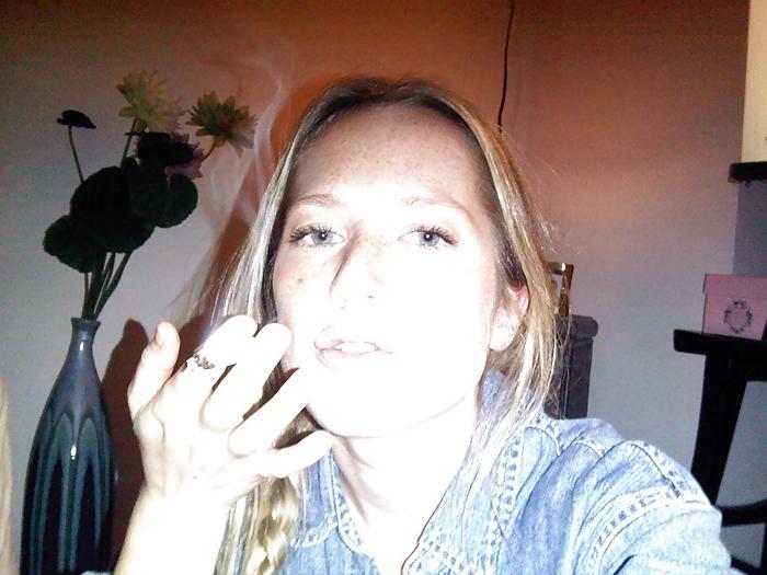 20P Blonde Freckled Beauty