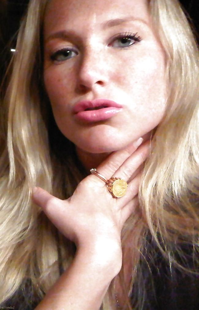 20P Blonde Freckled Beauty