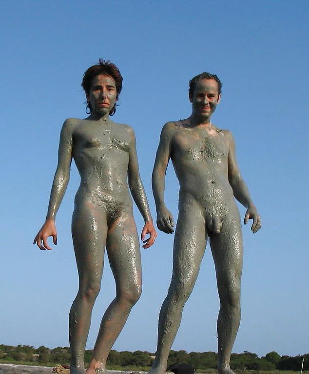 25P I live to be nude