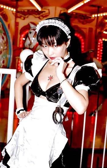 25P Japanese costume player