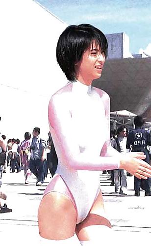 25P Japanese costume player