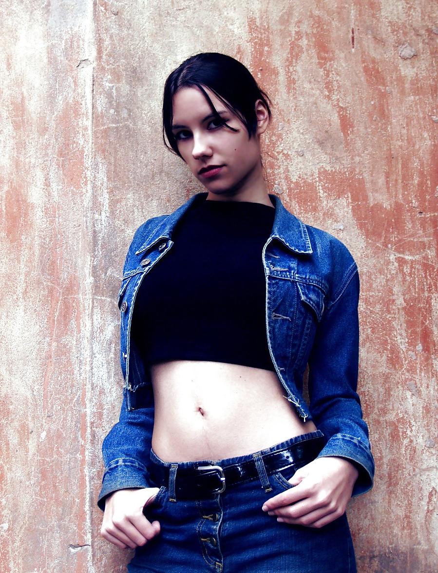 11P Lara Croft Cosplay & nudes