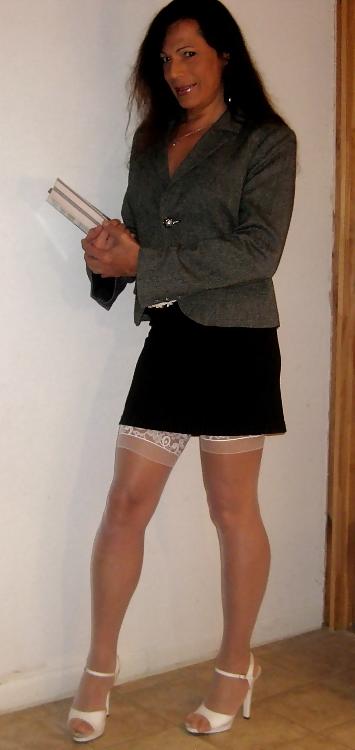 16P Dress to Undress in 16 Pics