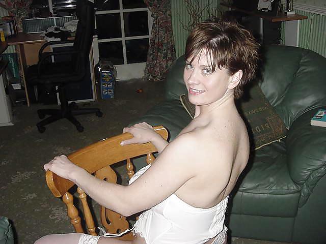 7P Mature brunette has some very nice breasticles