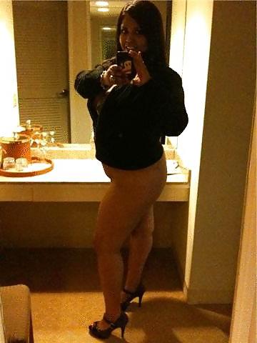 7P Thick latina milf