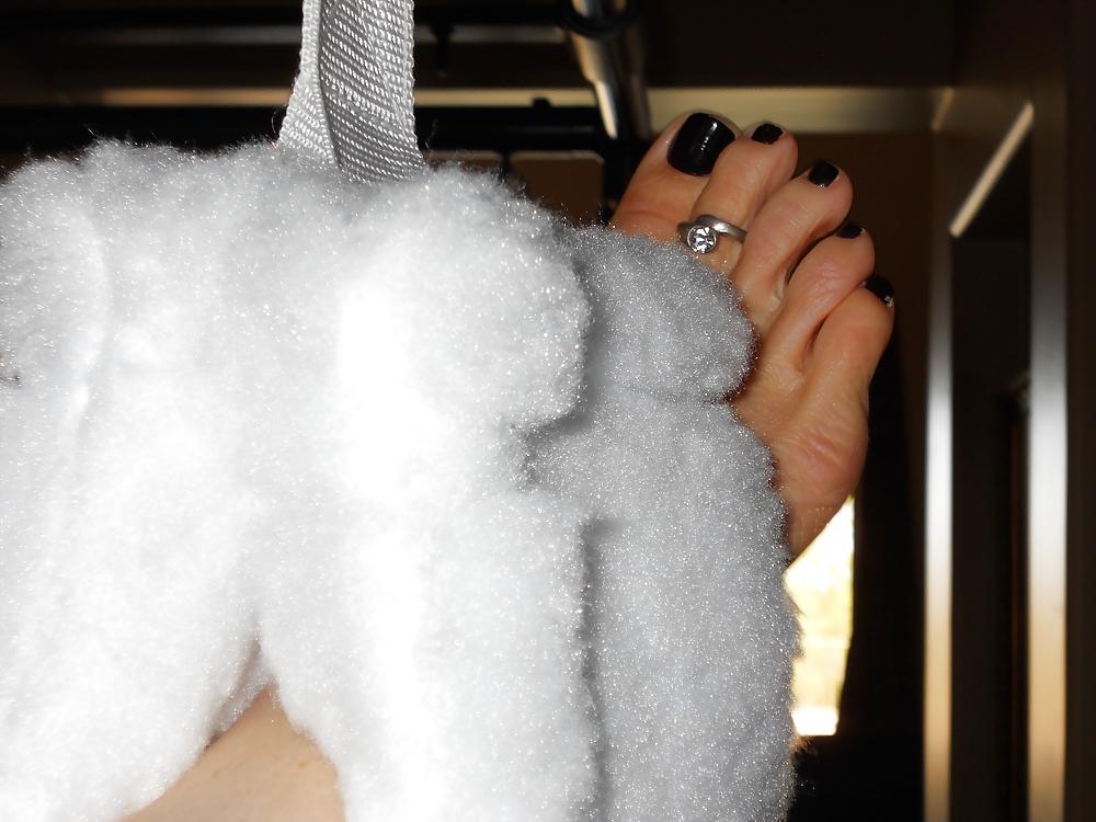 8P Black Polished Toes Restrained & Footjob