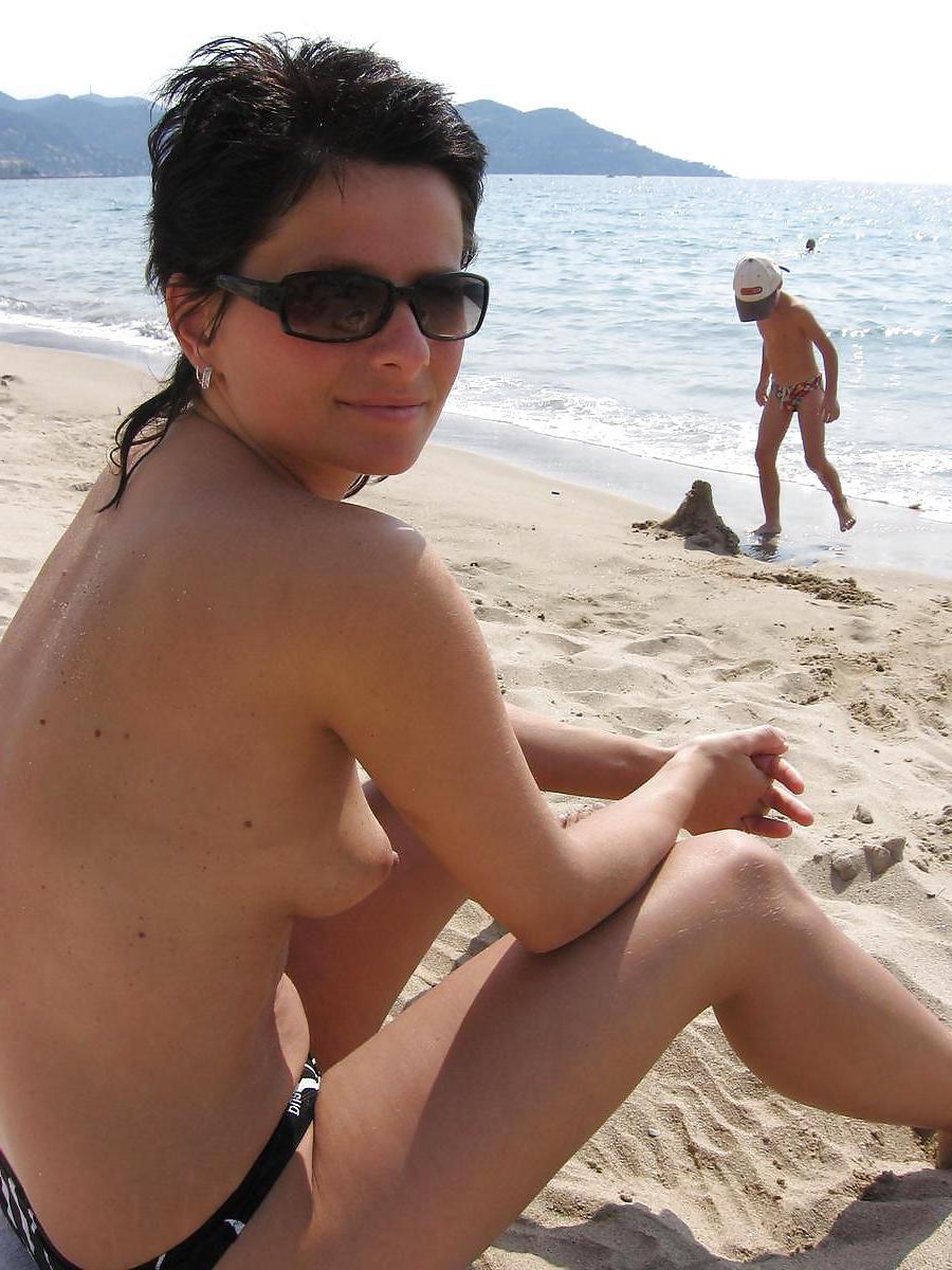 25P Topless European Teens - COMMENT THEM DIRTY 